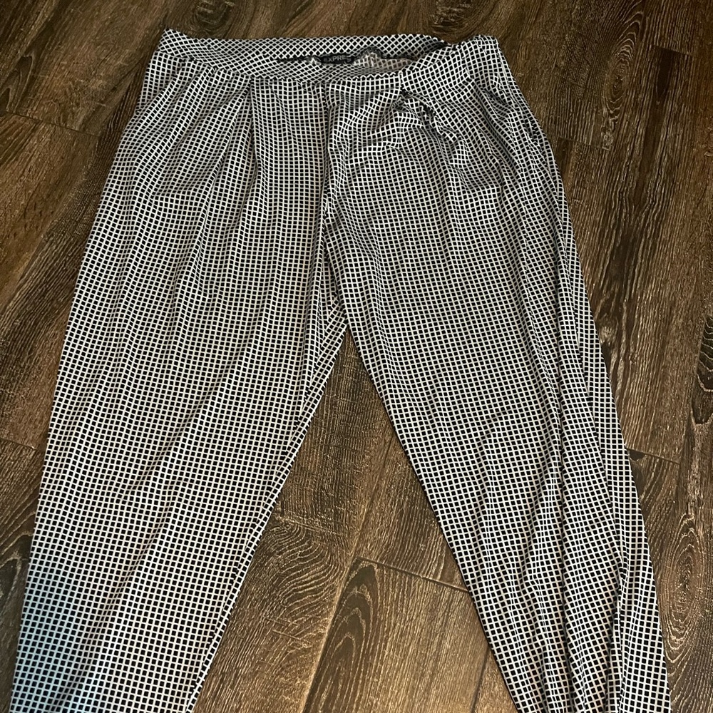 Express pants L black/white comfortable